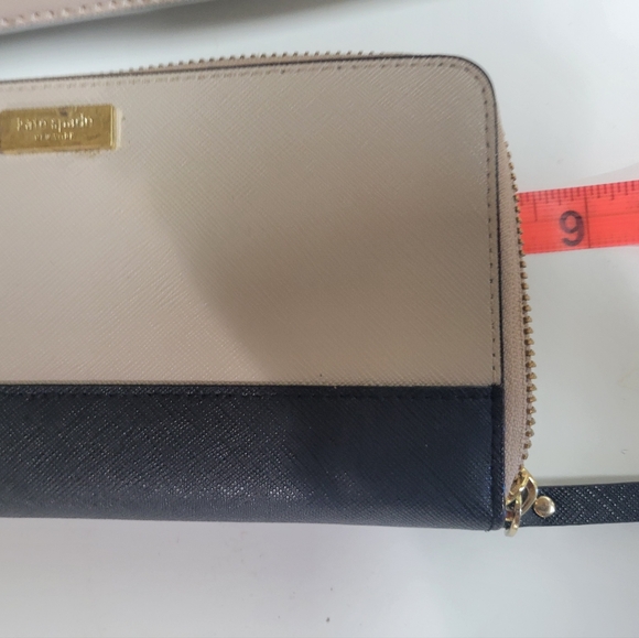 ✨️SALE 2 Large Kate spade multi compartment tote w full size zip around wallet. - Picture 14 of 16